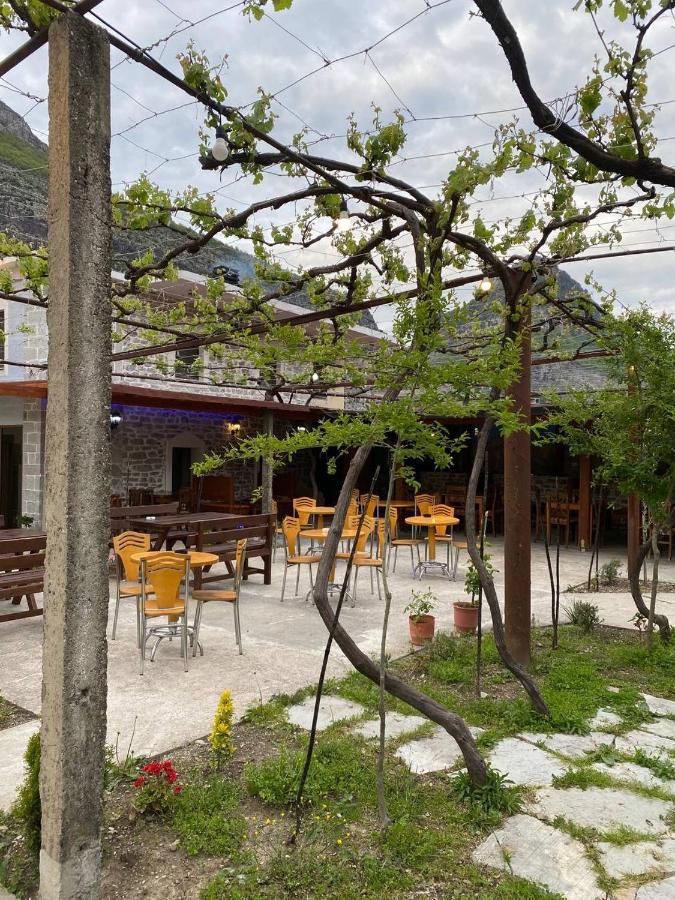 Hotel Kulla E Vjeter Koman Zewnętrze zdjęcie