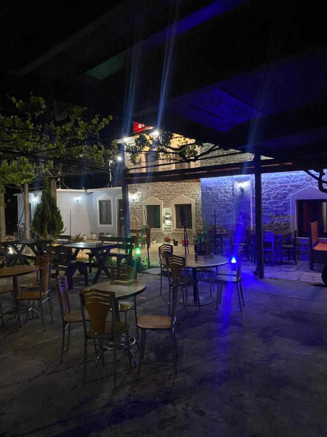 Hotel Kulla E Vjeter Koman Zewnętrze zdjęcie