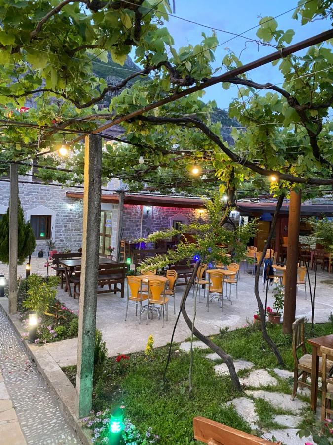 Hotel Kulla E Vjeter Koman Zewnętrze zdjęcie